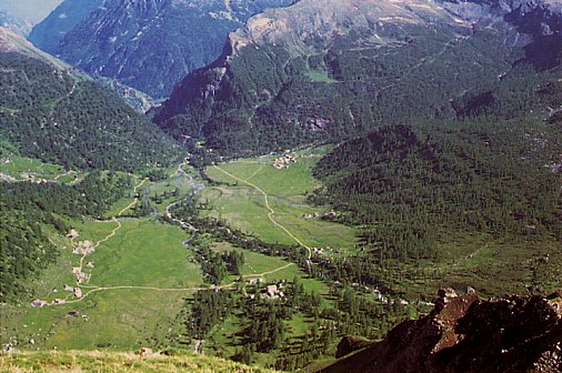 albergo, rifugio, camere in montagna per stagione estiva sulle alpi in Piemonte